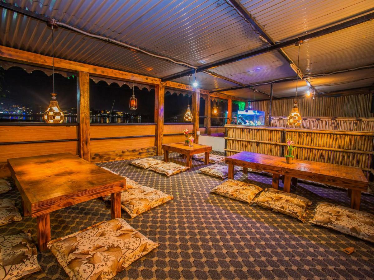 Hotel Fewa Corner & Restro Pokhara Exterior foto